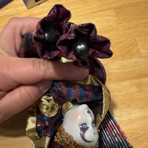 Vintage Doll Fan Wall Mount - Picture 9 of 12